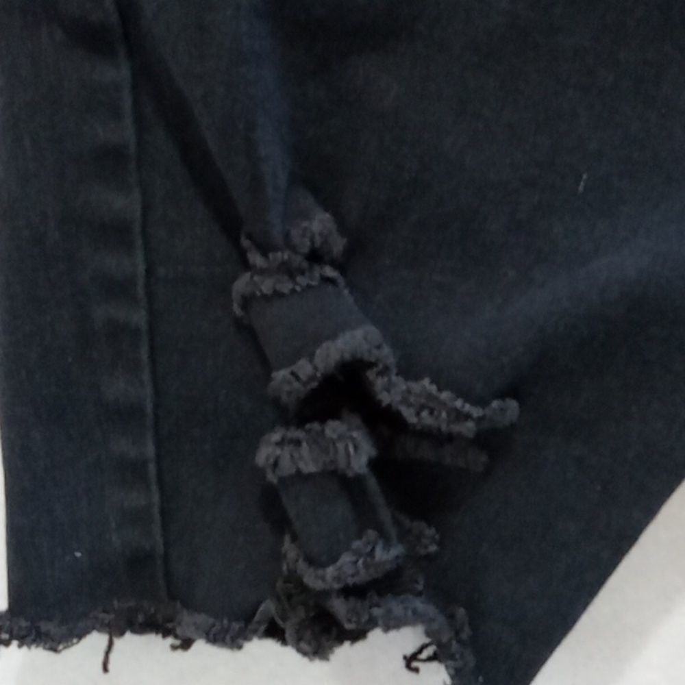 Ling Collection junior sz Lg black raw hem distressed overall shorts / - Picture 4 of 12